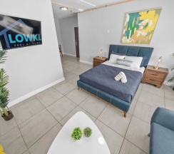 Двухместная студия Deluxe (двуспальная кровать) в Miami International by Lowkl