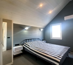 Коттедж улучшенный с 2 двуспальными кроватями в Любовь и Горы