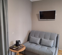 «КОМФОРТ ПЛЮС 3» С ТЕРРАСОЙ ЧЕТЫРЕХМЕСТНЫЙ НОМЕР ДВУСПАЛЬНОЙ КРОВАТЬЮ И ДИВАНОМ в Цитрус