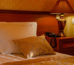 Номер полулюкс с 1 двуспальной кроватью в Эдэран