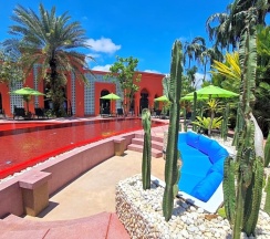 Двухместный номер Standard с видом на бассейн двуспальная кровать в The Kiri Villas Resort