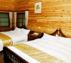 Четырёхместный номер Standard в Zen and Pine Resort