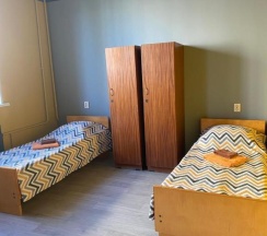 Кровать в 4-местном общем номере в Паркинг