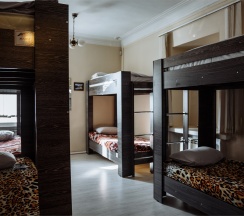 Общий номер. 10 гостей двуярусных кроватей (Женский) в Dom hostel