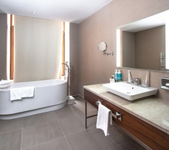 Superior Suite c двуспальной кроватью в Новотель Фит Красная Поляна