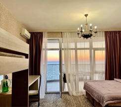 Комфорт+ с балконом прямой вид на море в Кавказ