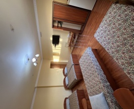 Пятиместное мужское в Нана