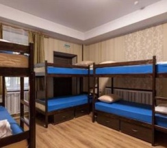 Место в восьмиместном общем номере в Rest