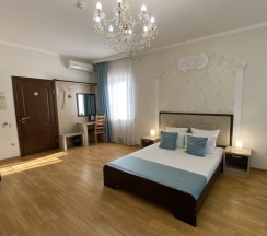 Комфорт Улучшенный King в Art Hotel Krasnodar