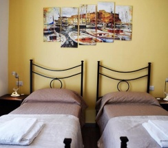 Номер Deluxe в Neapolis Pie