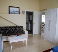Трёхместный номер Standard с балконом и с видом на море в Hotel Saranda