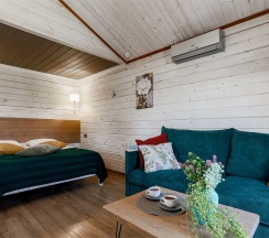 Коттедж с террасой в Yellow Stars Inn