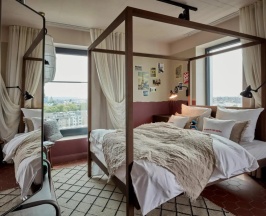 Двухместный номер Sky Medium Plus двуспальная кровать в 25hours Hotel Das Tour