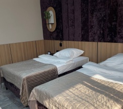 Джуниор сюит (Junior Suite) с двумя кроватями в Бира