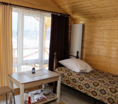 Четырёхместный коттедж в  Изумруд