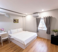 Двухместный номер Standard с видом на город двуспальная кровать в Cosmos Hotel Nha Trang