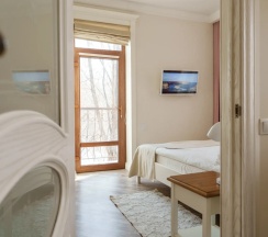 Двухместный люкс Provence №60 с 2 комнатами двуспальная кровать в Лель