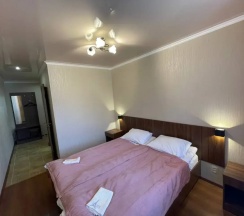 Двухместный номер Standard № 5 с видом на горы двуспальная кровать в Ёлка и камин