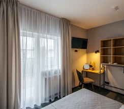 2-местный номер с собственной ванной комнатой в Friday center