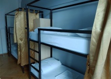 Нижнее место в женском 6ти местном номере №406 в Bla Bla Hostel