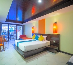 Трёхместный номер Standard с видом на бассейн в Woovo Phuket Kata