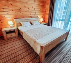 Двухуровневый 4-х местный коттедж в Морские Рифы