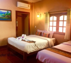 Двухместный номер Standard с красивым видом из окна двуспальная кровать в Phuphet Hill Resort