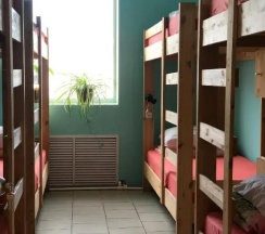 Кровать в общем номере (мужской номер) (общая ванная комната) в Территория комфорта