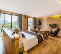 Люкс с видом на горы в The Greenery Resort Khao Yai