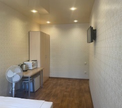 апартаменты меблированная двухместная комната (ИНДИВИДУАЛЬНЫЙ САНУЗЕЛ ВНЕ НОМЕРА, ул.Университетская, 5/37) в Everest