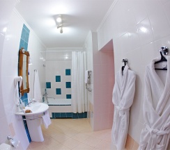 Номер «ДеЛюкс» в Золотой пляж