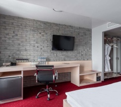 Стандарт Улучшенный двухместный с одной большой кроватью в Marins Park Hotel Новосибирск