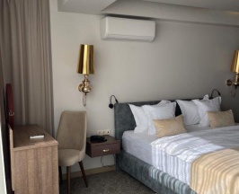 Номер полулюкс с 1 двуспальной кроватью в Adenium hotel