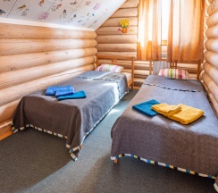 Шестиместный коттедж в Ласточкин дом