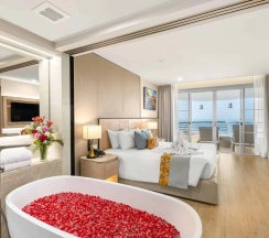 Двухместный полулюкс c 1 комнатой двуспальная кровать в Royal Cliff Beach Hotel Pattaya