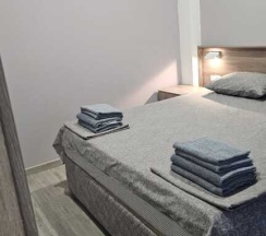 Апартаменты с балконом и с красивым видом из окна в Гостевой дом с Бассейном