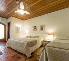 Апартаменты с красивым видом из окна в Vila Suzana Parque Hotel