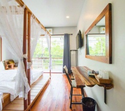 Трёхместный номер Superior с балконом в Sri Chiang Yeun Boutique House