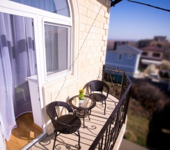 Стандартный трехместный номер в Rose manor