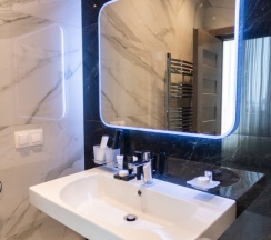 Двухместный люкс двуспальная кровать в Отель Downtown Suites Hotel Yerevan