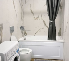 Апартаменты двухкомнатные (ЛЮКС) с балконом и красивым видом в Polikariya