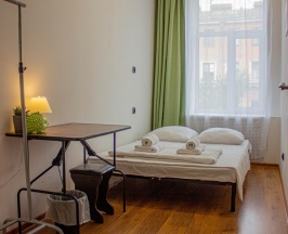 2-местная комната стандарт с 1 двуспальной кроватью в Simple Seasons Rooms (Симпл Сизонс Румс)