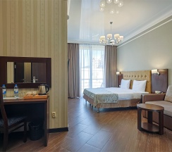 Номер первой категории "Комфорт с балконом" в Mari