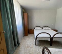 Семейный двухэтажный коттедж в Белые скалы