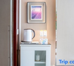 Двухместный номер Deluxe двуспальная кровать в Linghai Hotel
