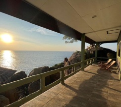 Люкс с видом на море в Char Bungalows