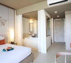 Двухместный номер Superior с видом на бассейн 2 отдельные кровати в Proud Phuket