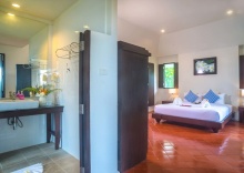 Вилла с балконом в The Hive Hotel Samui