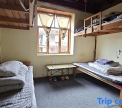 Кровать в общем номере (женский номер) в Up In The Air Youth Hostel