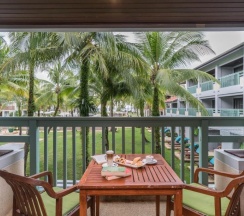 Номер Deluxe с балконом и с видом на сад в The Briza Beach Resort Khaolak
